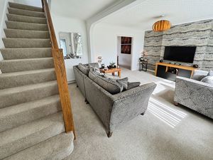Lounge- click for photo gallery